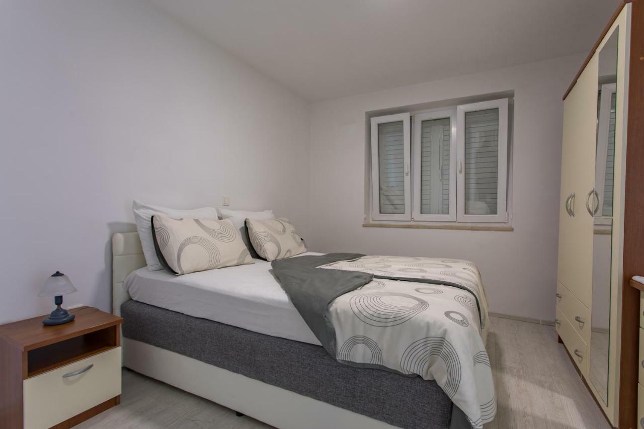 Apartmani Marija Jakir Brela Bagian luar foto