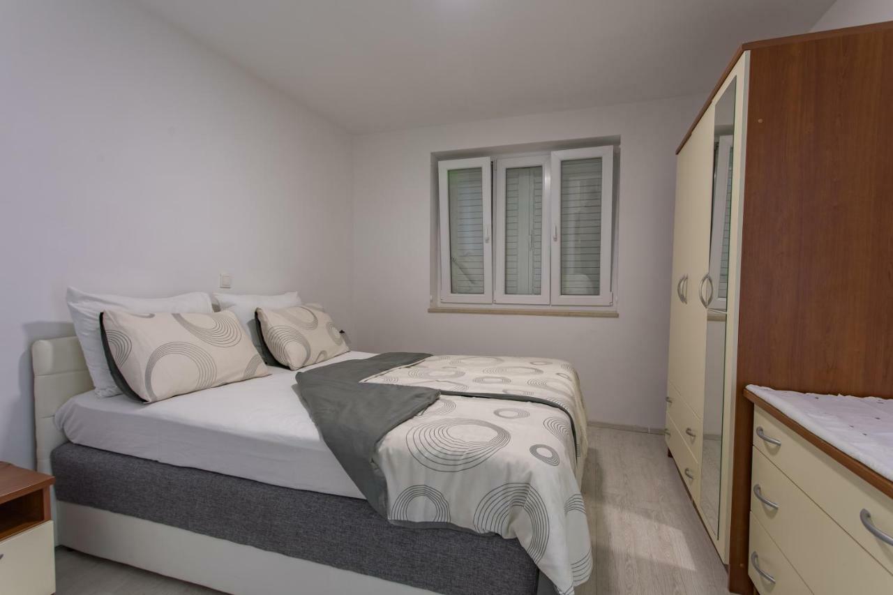 Apartmani Marija Jakir Brela Bagian luar foto