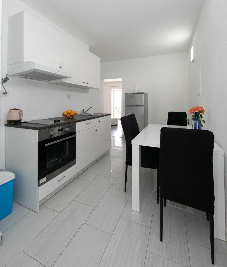 Apartmani Marija Jakir Brela Bagian luar foto