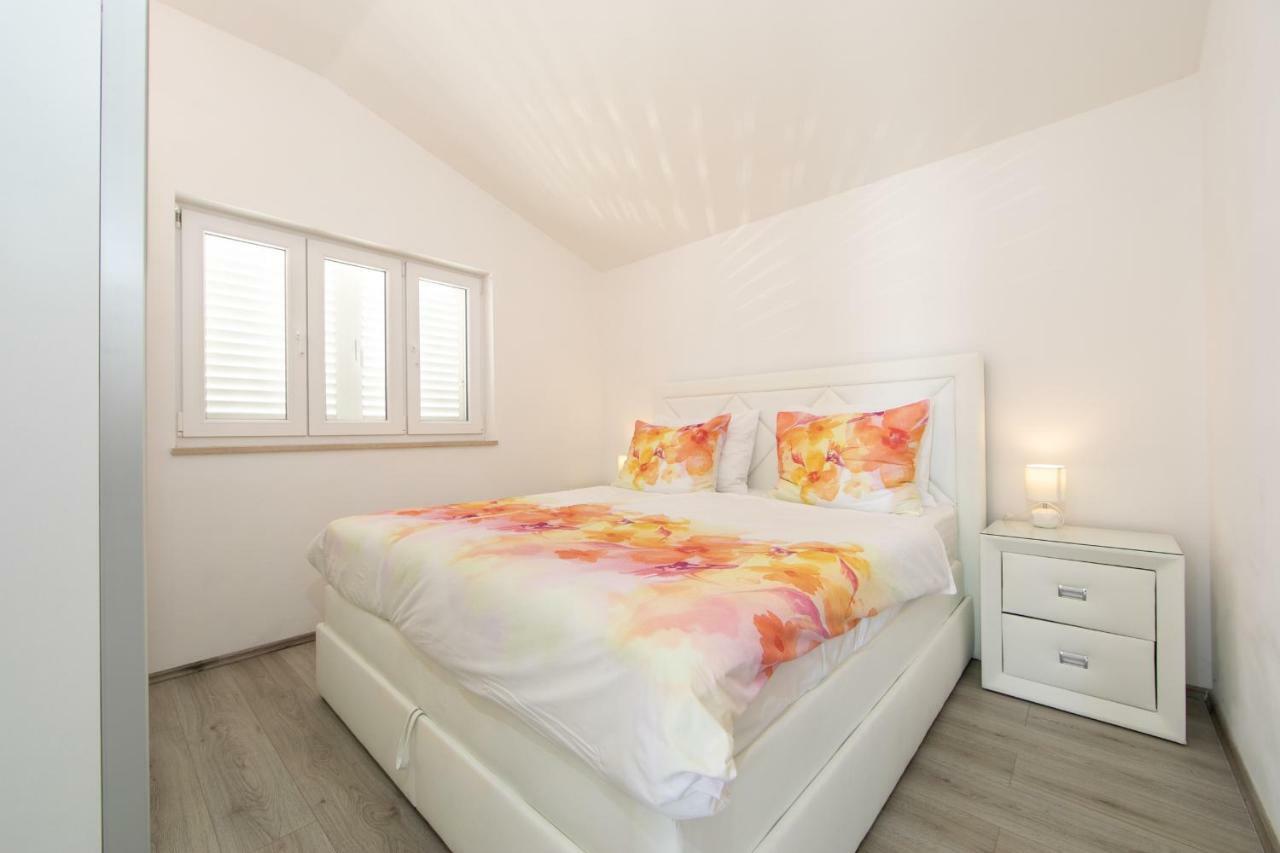 Apartmani Marija Jakir Brela Bagian luar foto